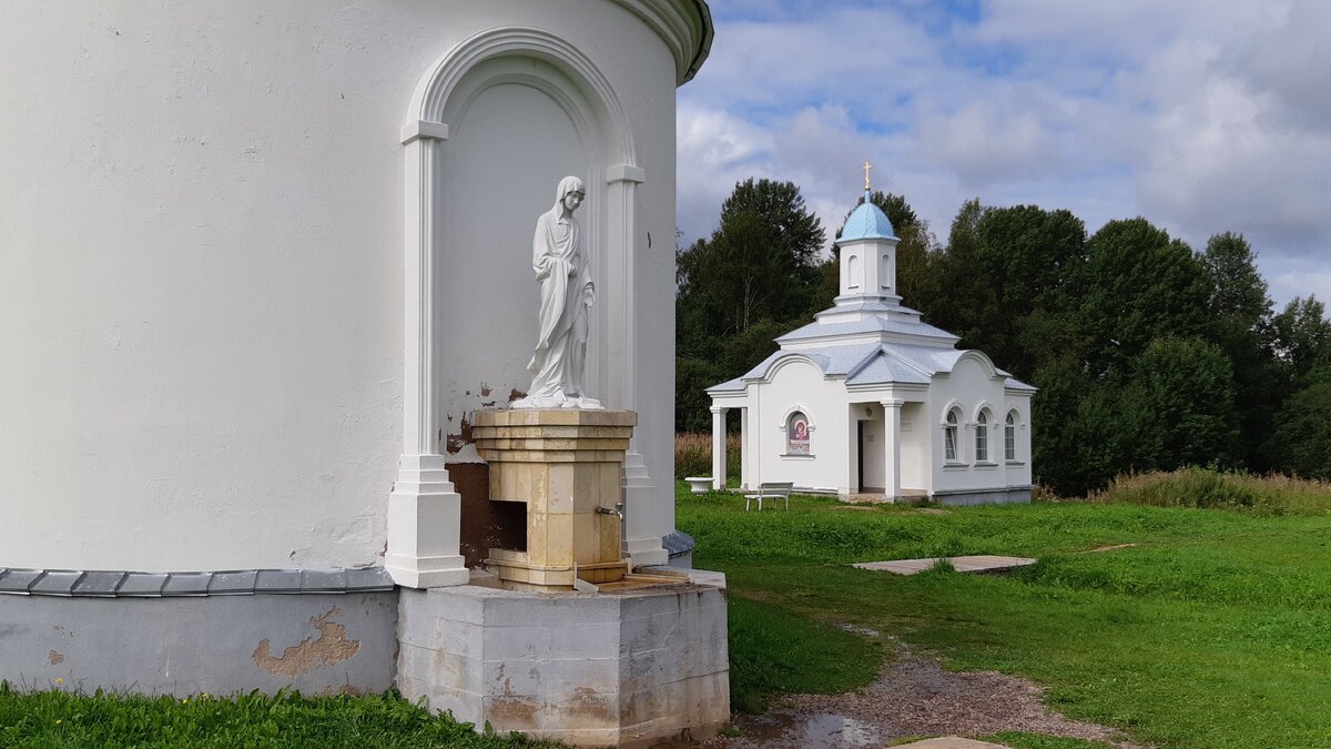 Памятник часовня Троицкой церкви