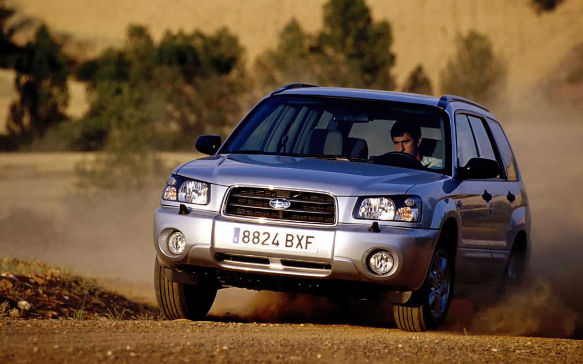 Авто с большим пробегом. Subaru Forester 2. Субару Форестер 1 поколения. Субару Forester 2 поколение. Субару Форестер поколения 2003.