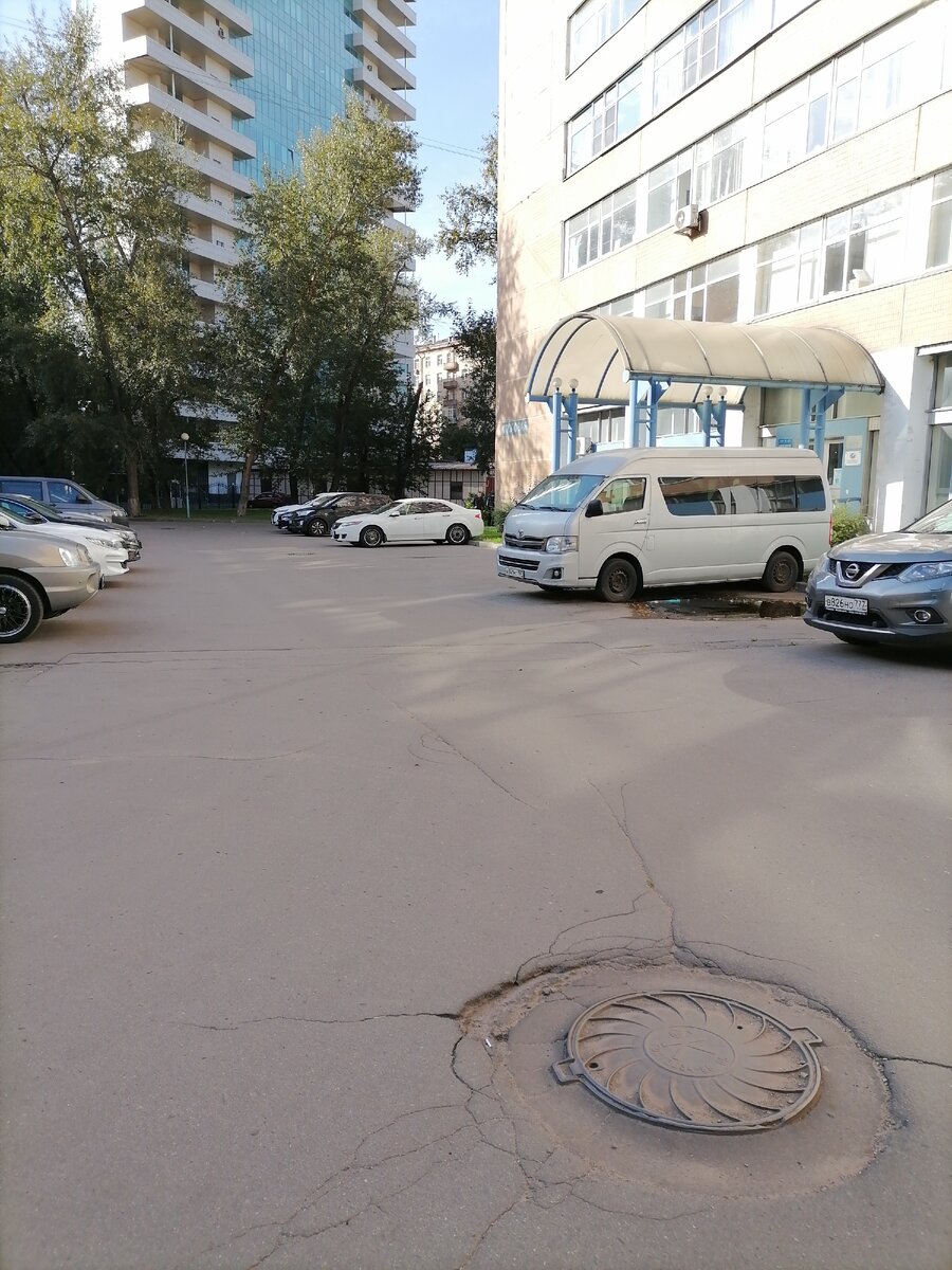 Студенческая жизнь. Первая неделя подходит к концу, ребята все хорошие. Трудно и непривычно. Новый этап как никак. Особенно, я не особо люблю сразу открываться людям, нужен повод. А так, ждите дальше статьи!) 