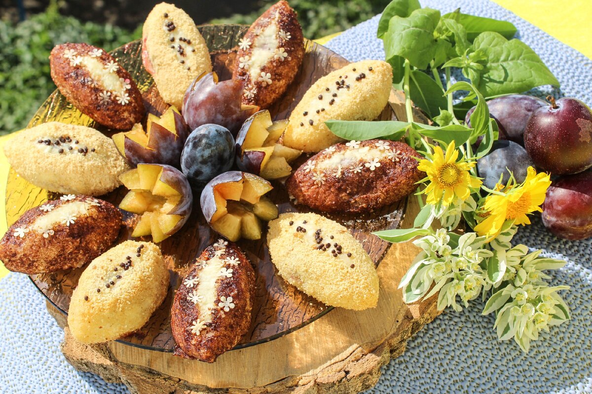 Сырники со сливами и миндалём, запечённые в духовке - пошаговый рецепт с фото