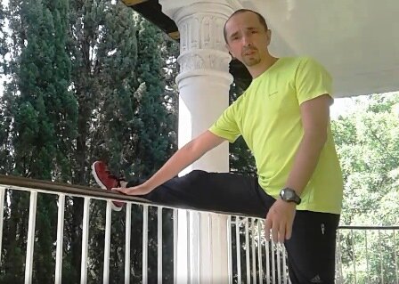 Самомассаж икроножных мышц на балконе