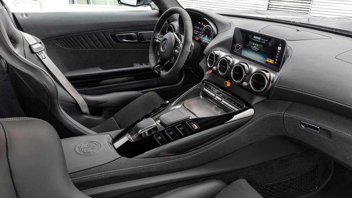 Фото с официального сайта  mercedes-amg.com