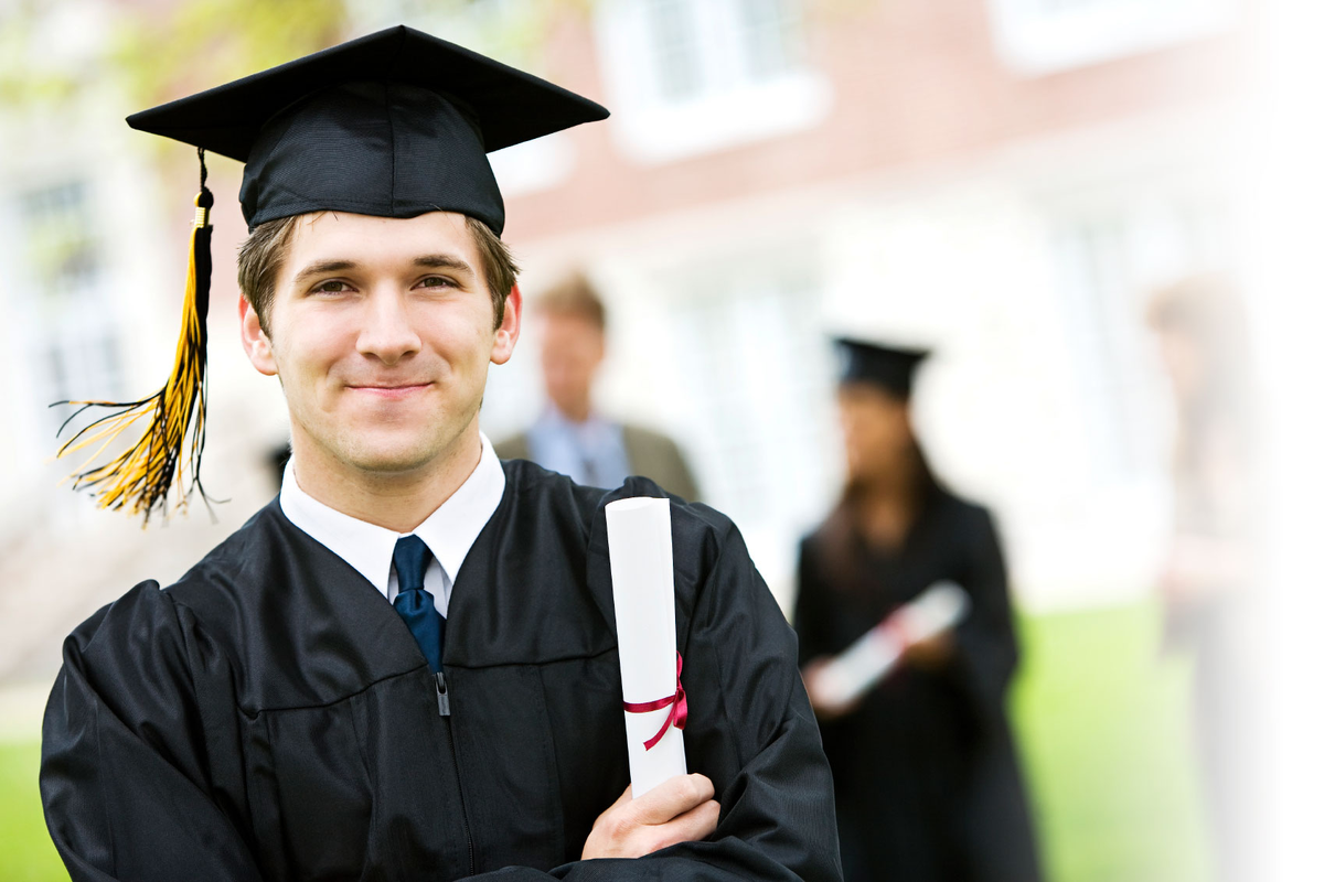 Mba university. Выпускник вуза. Выпускники магистратуры. Выпускники университета. Американские выпускники.