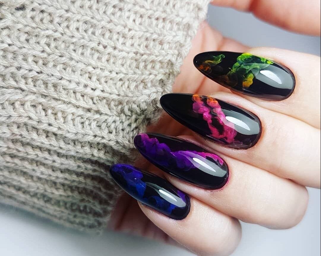 Таинственный темный маникюр. Фото оригинальных идей, тенденции 2020