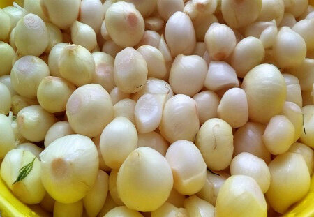 Ненавижу чистить лук.