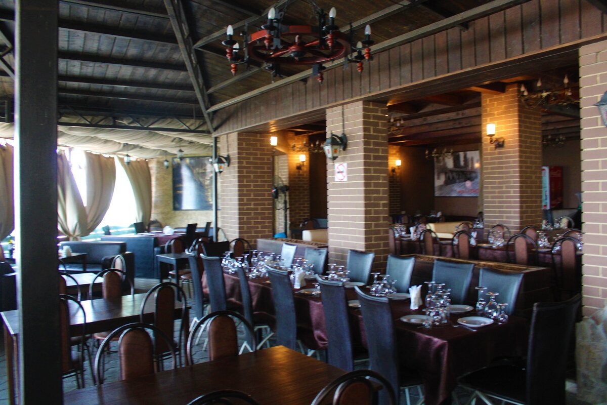 Известное кафе Таганрога - Калипсо, что находится вблизи моря, любимое место туристов. Обед обошелся в 2326 руб., цена…