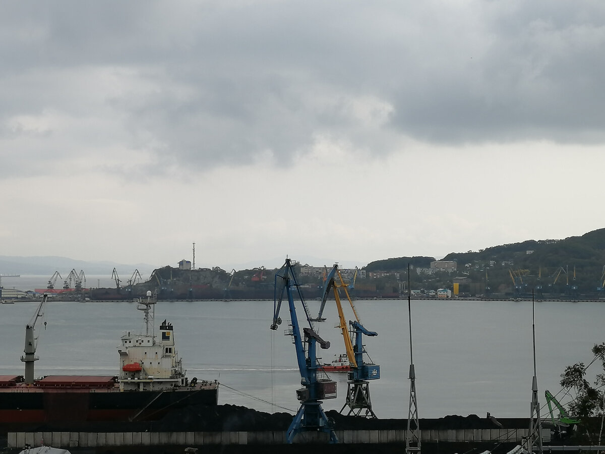 Вид на бухту. Собственное фото.