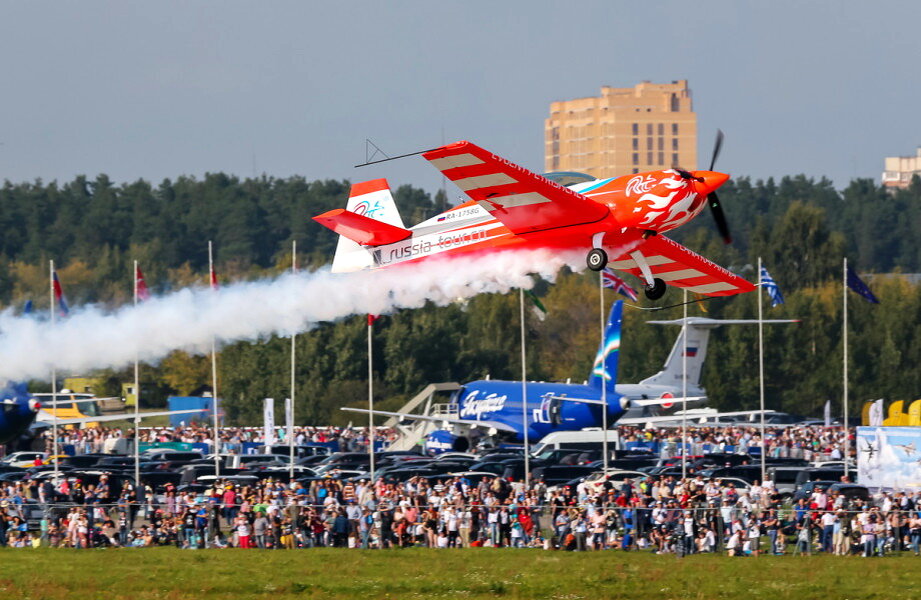 Сделано в жуковском. Авиасалон Макс в Жуковском. Авиасалон Макс 2021 в Жуковском. Авиасалон Макс 2021. Авиасалон Макс 2019 в Жуковском.