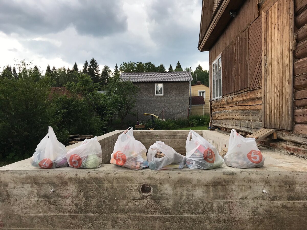 Теперь есть куда складывать сумки 😀