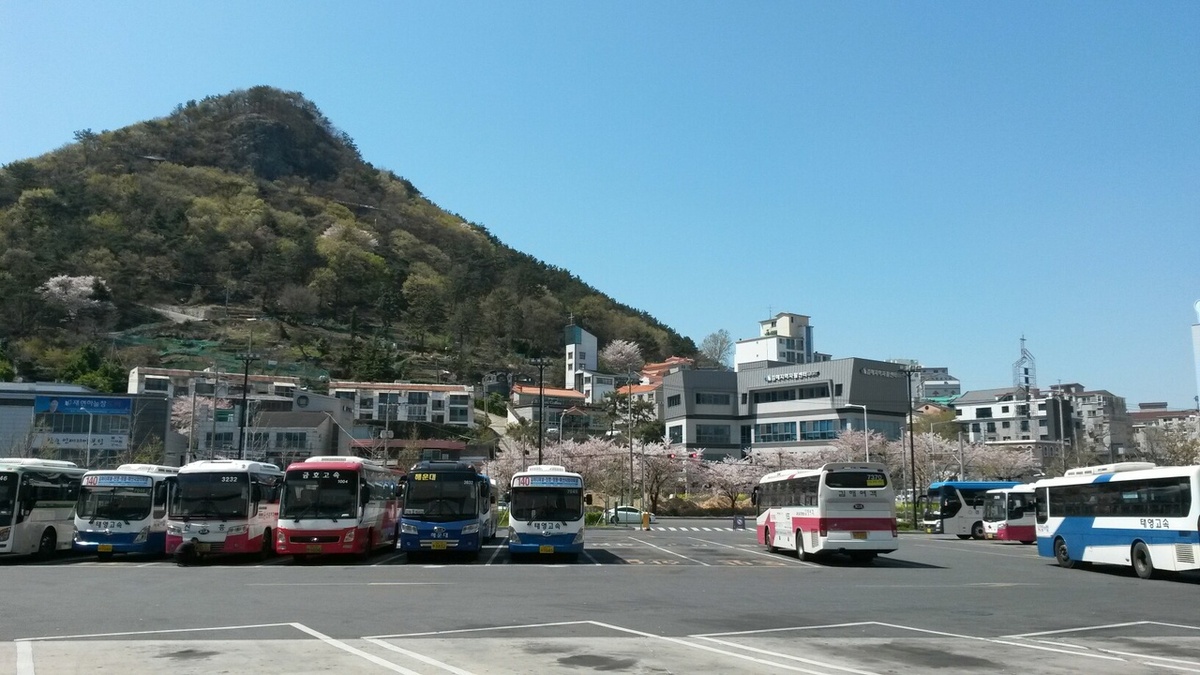 Автовокзал. А на горе и есть кафе