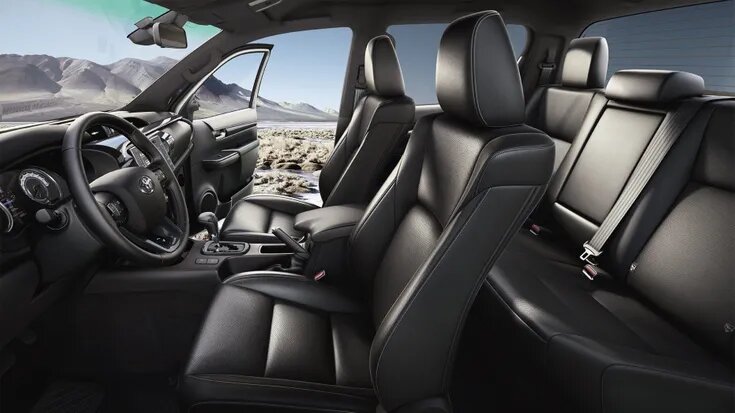 Фото: Салон Toyota Fortuner, источник: Toyota