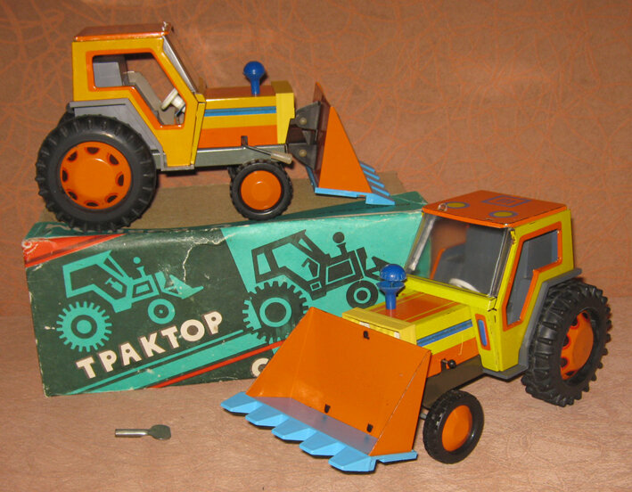 Трактор, фото из свободного доступа