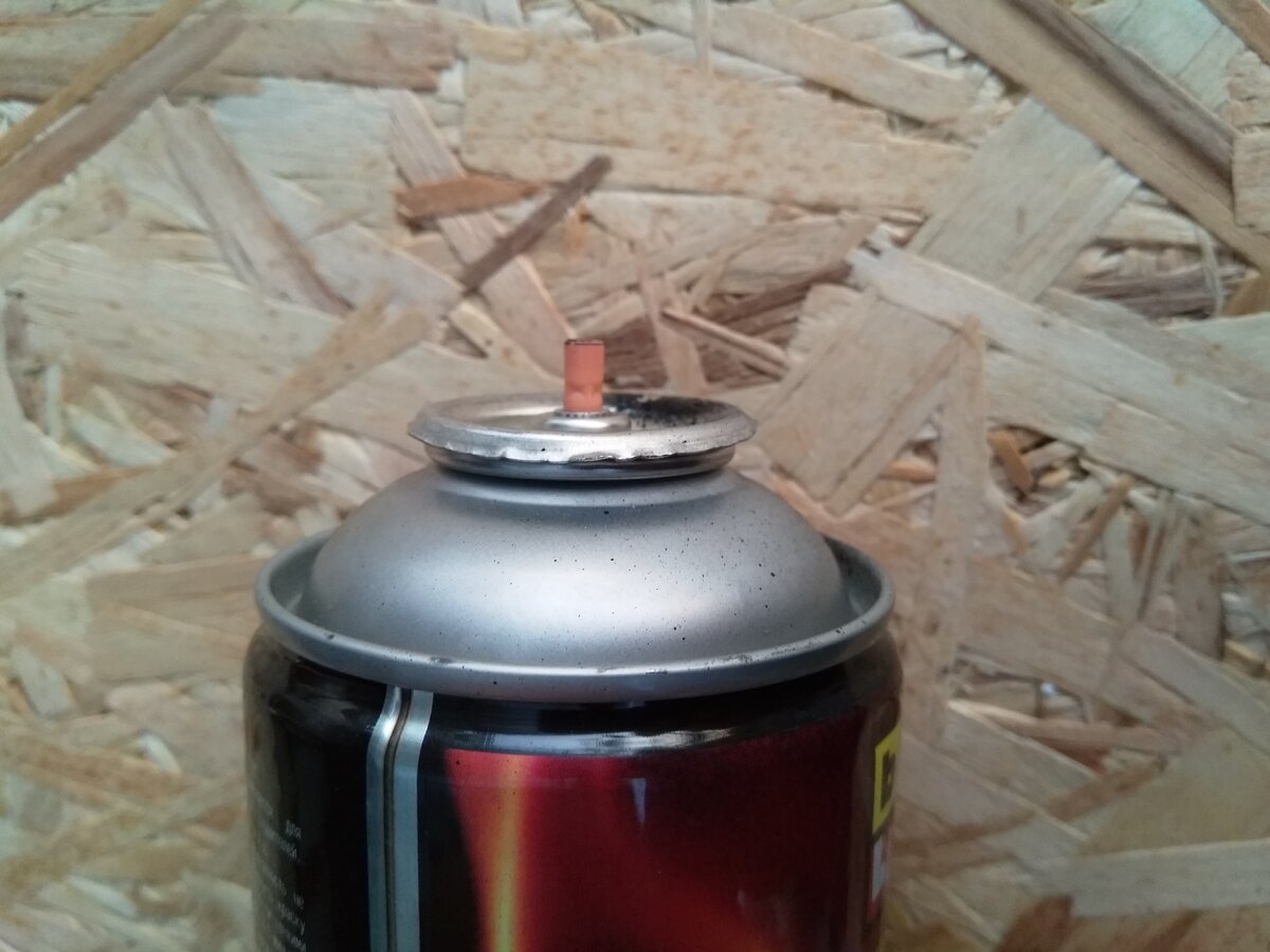 Отогнутая вальцовка на горловине.