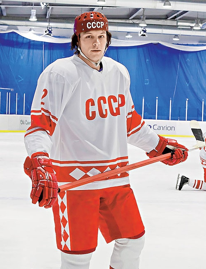 Евгений Пронин в роли Вячеслава Фетисова