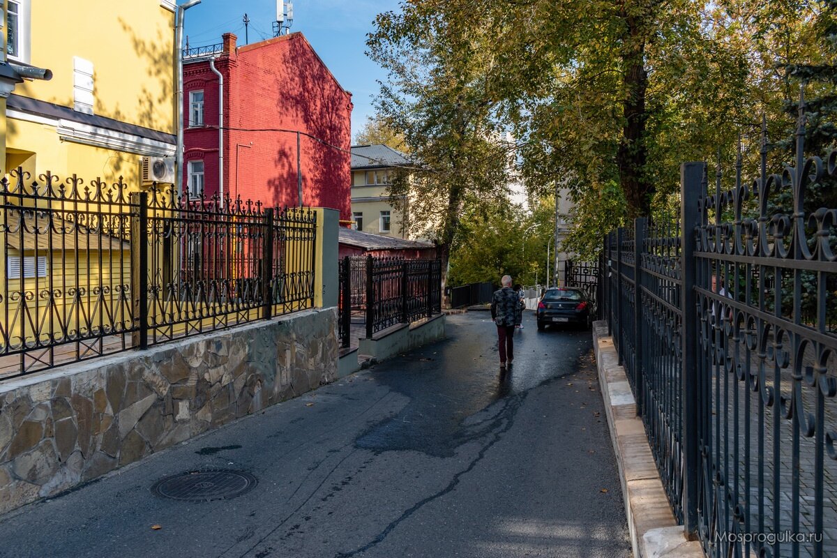 Улица Высоцкого: непростой союз двух тупиков в центре Москвы | Моспрогулка  | Дзен