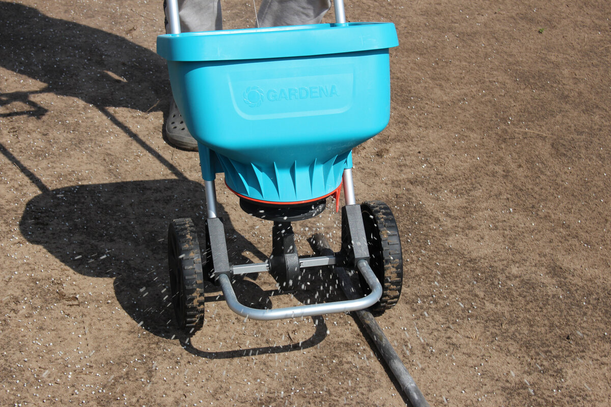 В работе с предпосевным удобрением аммофос