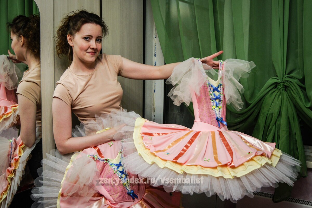 Костюмы для pas de trois из балета "Щелкунчик"