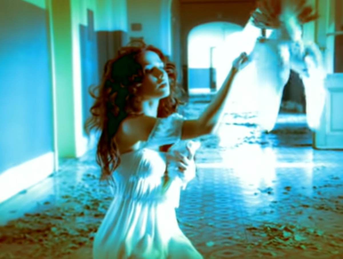 Наталья орейро в белом платье из дикого ангела