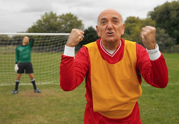 Самые старые профессиональные футболисты