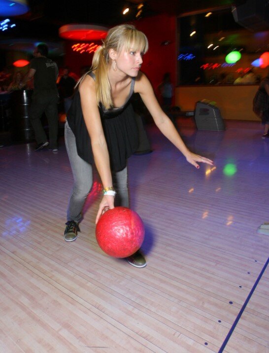 Вот так можно одеться, но как видим у верха одежды достаточно глубокий вырез, что не совсем удобно