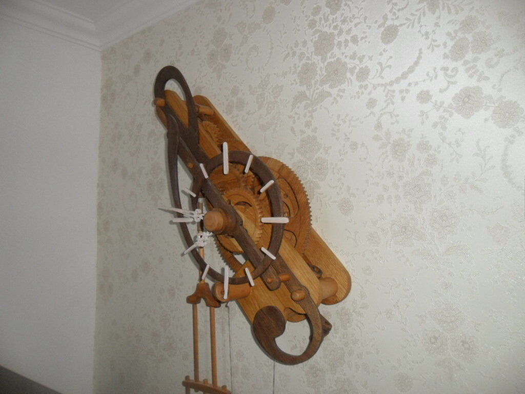 Часы из дерева "Скрипичный ключ"