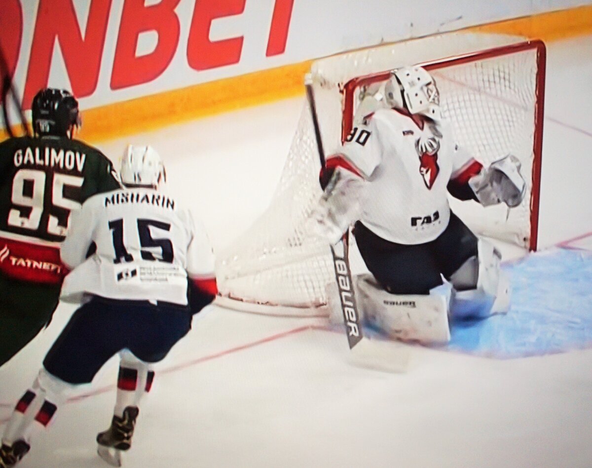 Андрей Тихомиров провел отличный матч, пропустив в основное время только от Галимова