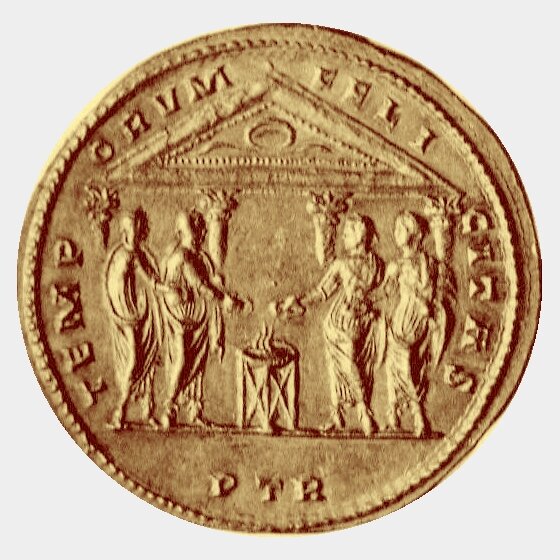 8 солидов Констанция. Монетный двор  Трира. 305/306 годы . Диаметр 41мм, 42,75 г. Коллекция Карлоса де Бейстеги. Источник: Léon Marotte, Public domain, via Wikimedia Commons