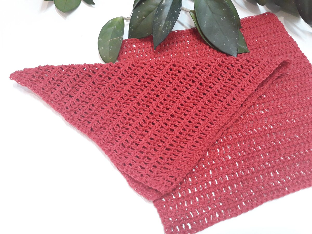 Салфетки столбиками с накидом.