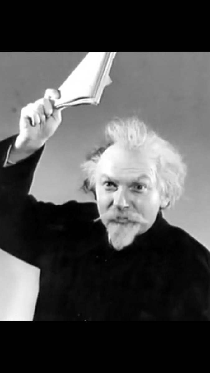 Здесь ему 25 лет Театр Ермоловой