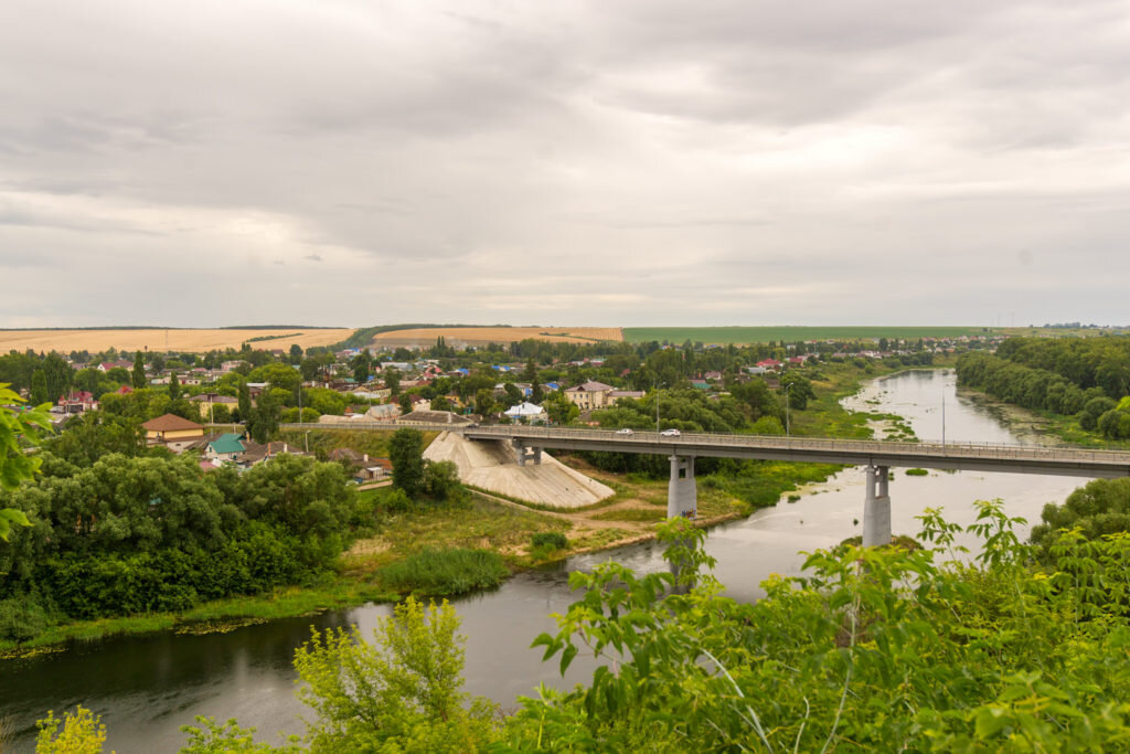 5 городов орловской области. Река сосна Ливны. Река сосна Липецкая область. Набережная Ливны. Река сосна Орловская область.