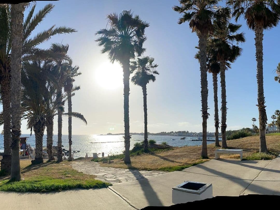 Северный кипр сегодня картинки 1080х1920. Кипр сейчас обстановка. Митсеро кипр. Кипр теплое море май. Кипр время сейчас.