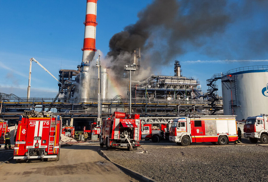 Пожарная охрана объектов. Пожар на Московском нефтеперерабатывающем заводе в Капотне. НПЗ Капотня. Пожар Мозырь НПЗ. Капотня пожарная.