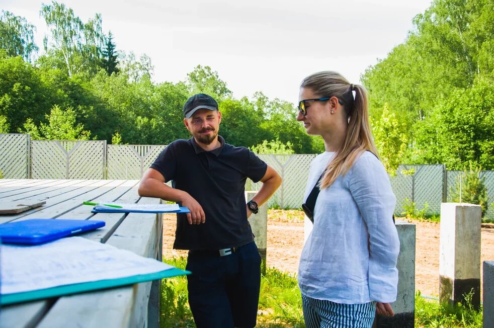 Команда GARNETGARDEN Outdoor Art на объекте под руководством главного архитектора Анастасии Лавровой