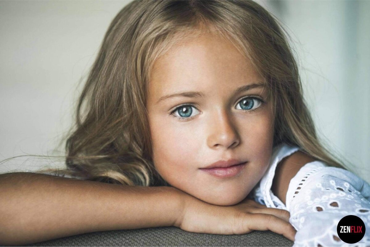 Кристина Пименова, которую часто называют" самой красивой девушкой в мире " на фото в 2014 году . Источник : East News