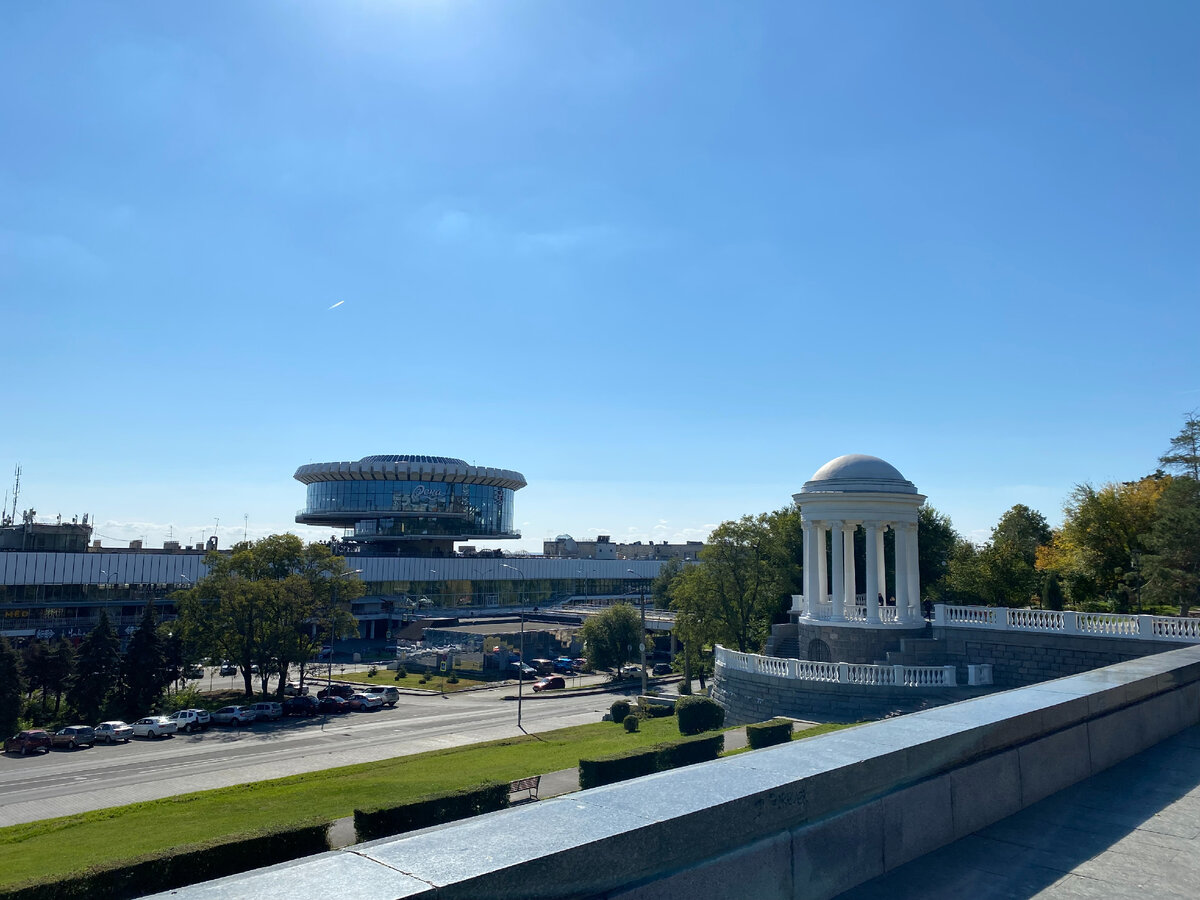 Вид на речной вокзал с центральной набережной