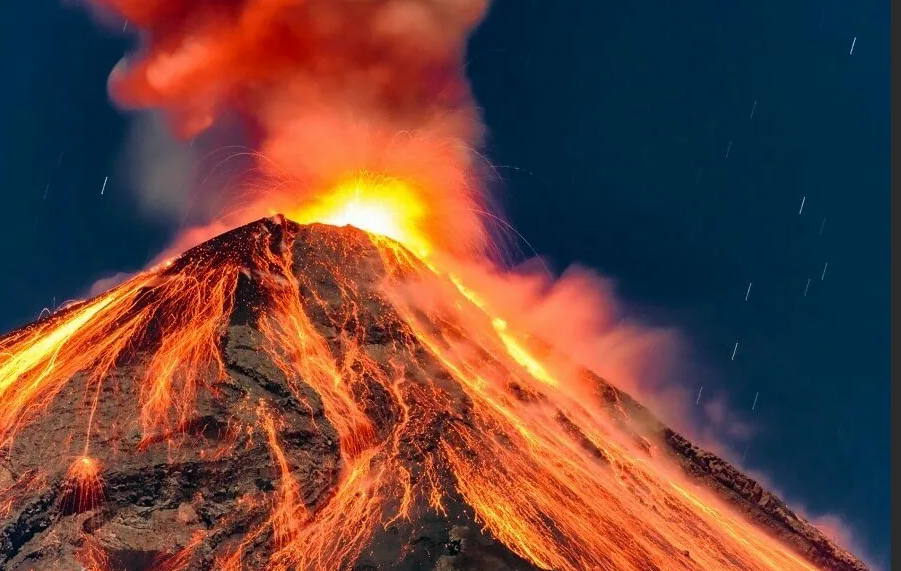 вулкан ключевская сопка. зарождение вулкана. вулканические процессы земли. вулкан килиманджаро извержение. вулканические процессы земли.