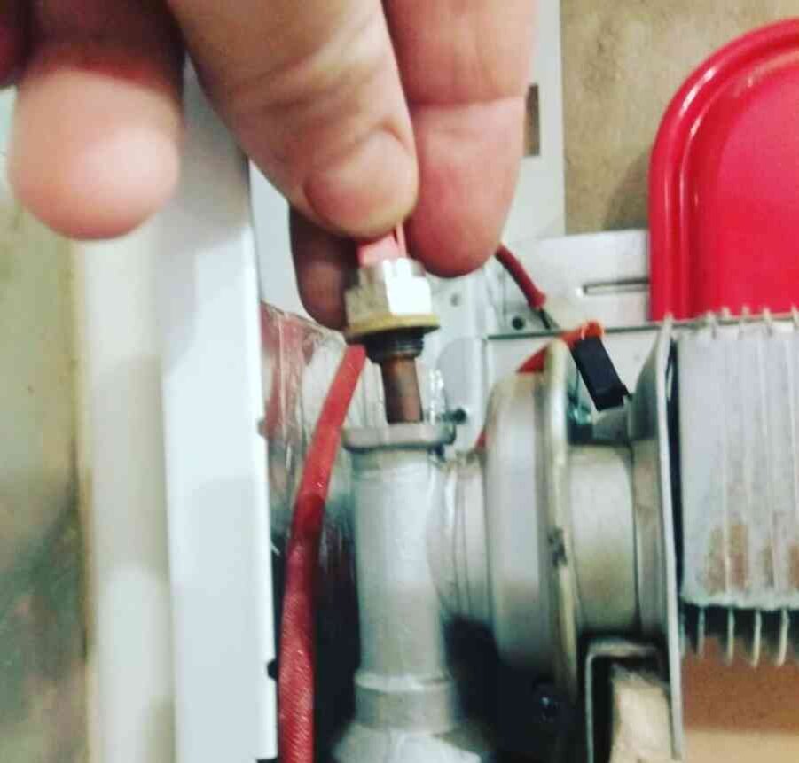 как поменять на котле датчик температуры. как поменять на котле датчик температуры. датчик тяги газового котла конорд. датчик наружного воздуха на газовый котел baxi. датчик уличной температуры для котлов бакси.