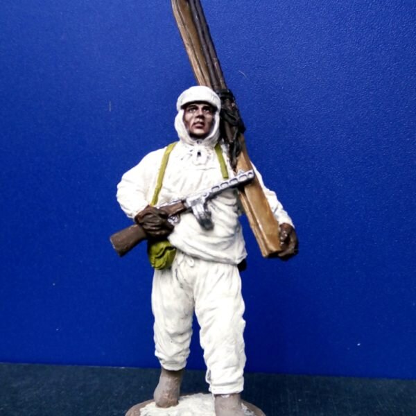 Лыжи выглядят потяжелее автомата...