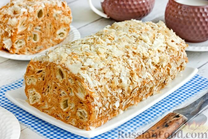 тесто слоеное, сметана, молоко сгущенное, мука, желатин, вода