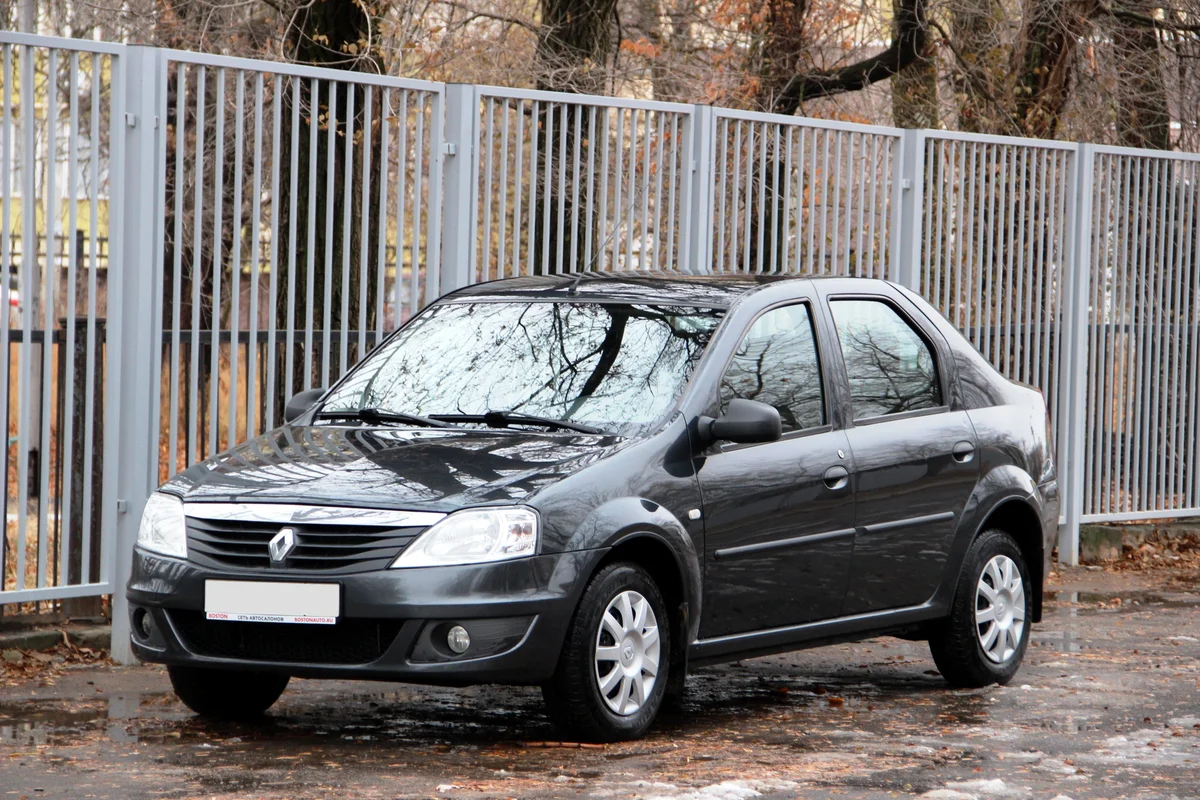 Renault Logan I рестайлинг. Фото из auto.ru.