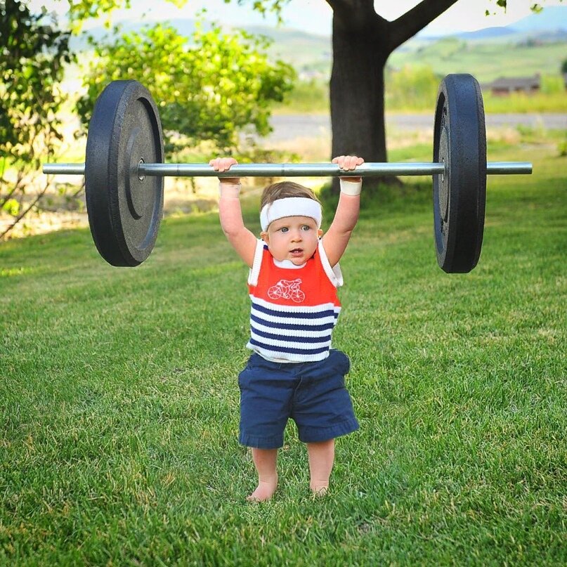 Малыш и штанга