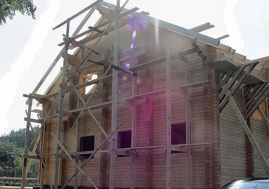 Сравниваем по расходу материалов простые деревянные леса и леса-конверты.