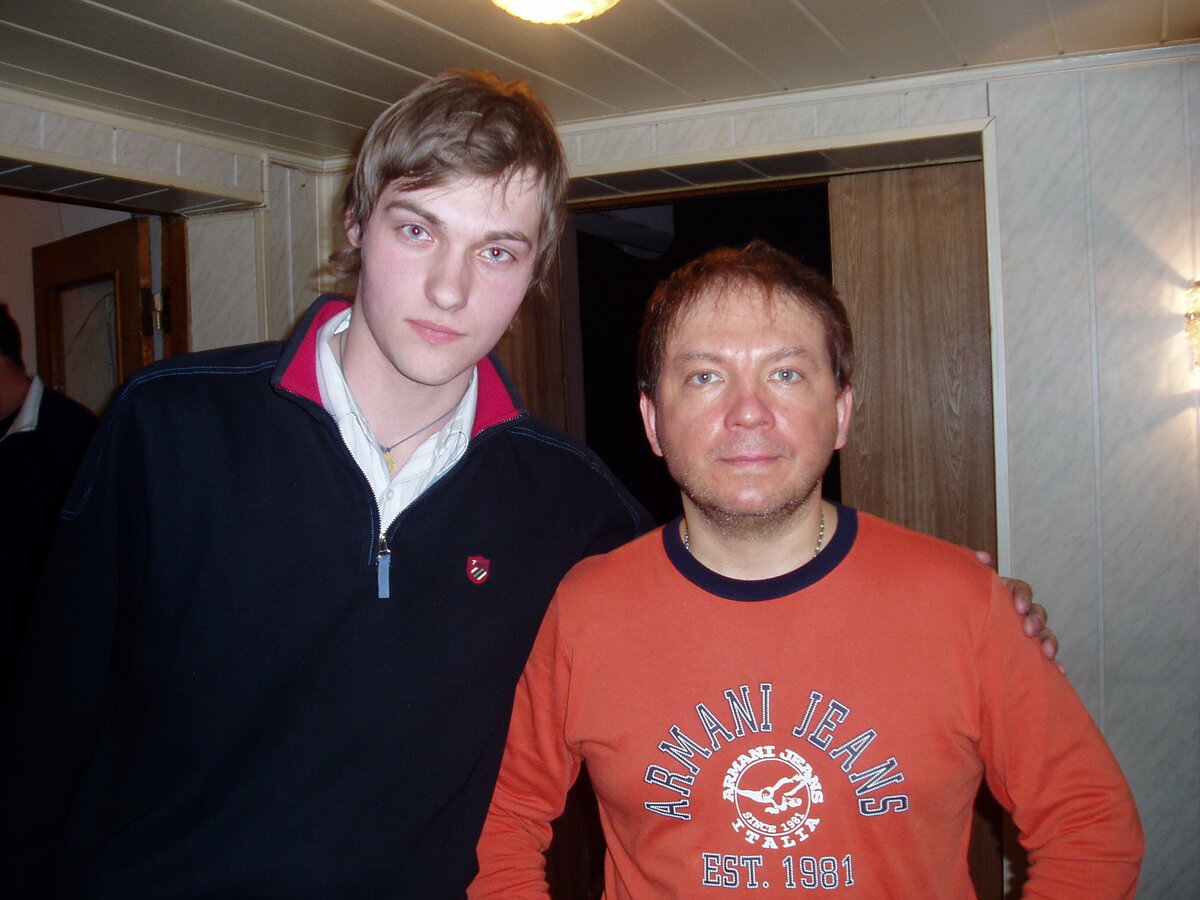 с уже взрослым сыном Андреем