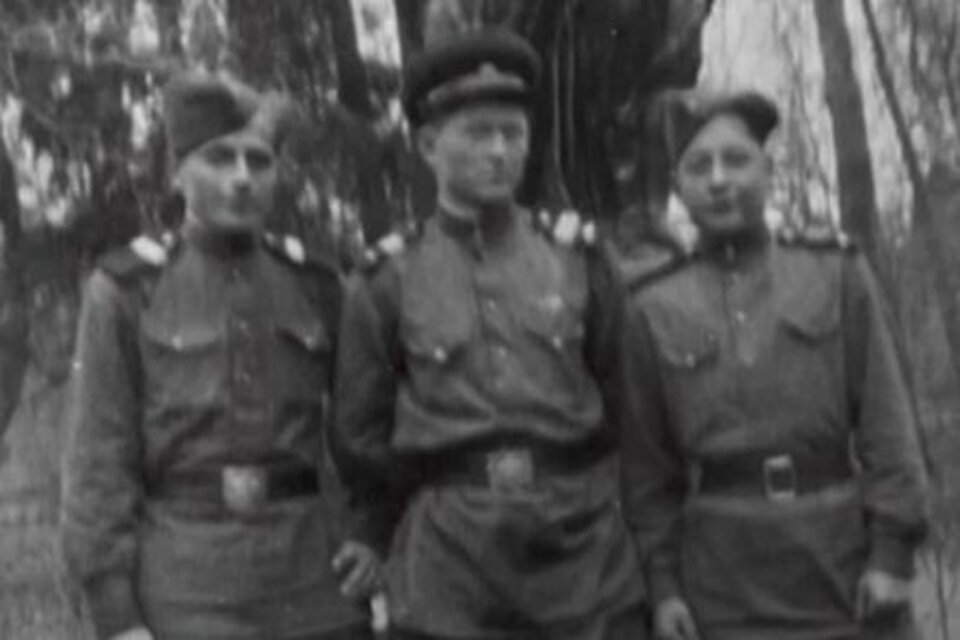 Михаил Серебряков с сослуживцами. Фото: 1tv.ru  📷
