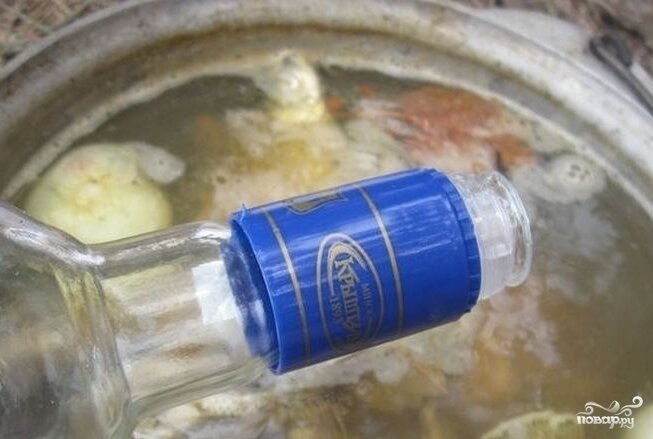 Водка в ухе. Фото взято из интернета.