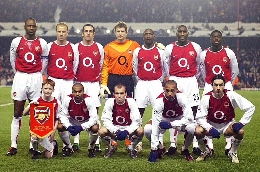 ФК Арсенал Лондон 2003-2004. Арсенал чемпион Англии 2004. FC Arsenal 2003. АПЛ 2003 2004 Арсенал.