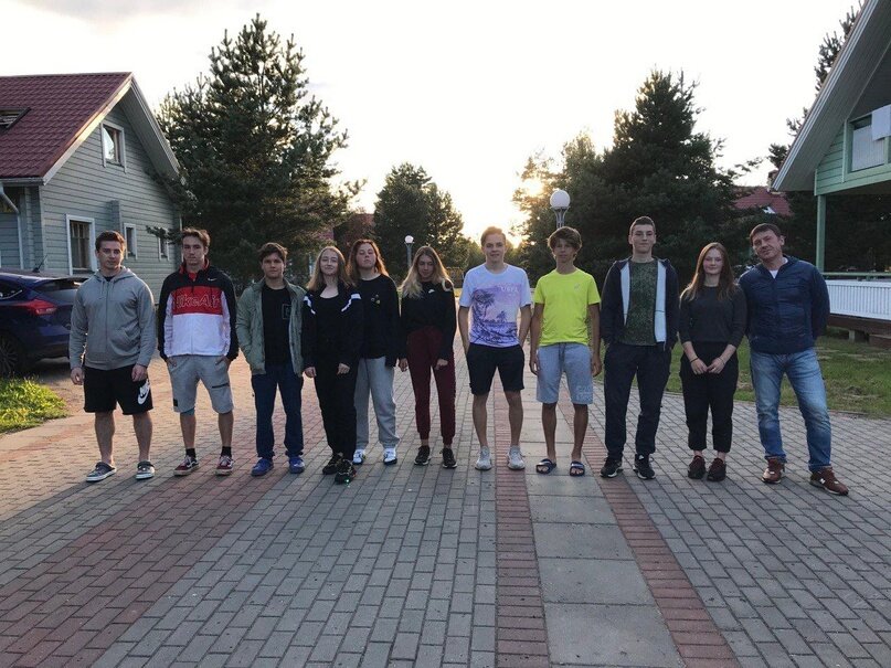 В.И. Пятаков со спортсменами «РГШ-Столица» в составе юношеской сборной России на тренировочном мероприятии. Дёмино.