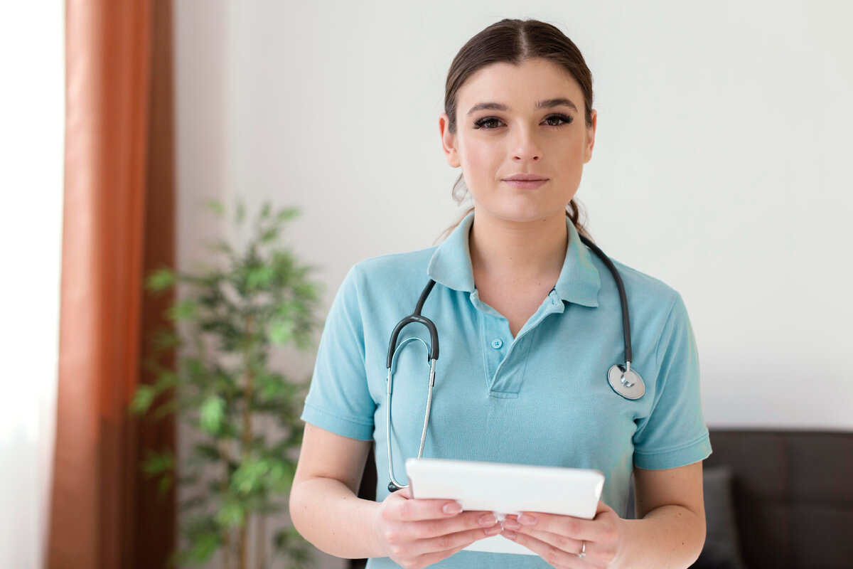 Возможно ли лечение наркомании на дому — что включает в себя и как проходит? (источник изображения: freepik.com)