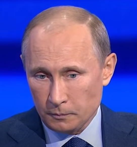 Путин собирается с мыслями, чтобы ответить журналисту