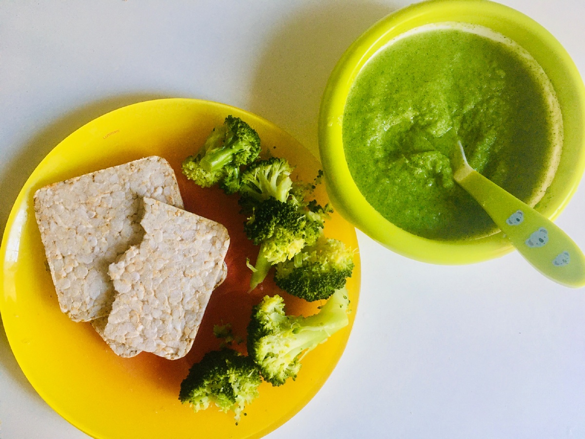 Поддерживаю дочку в поедании брокколи)